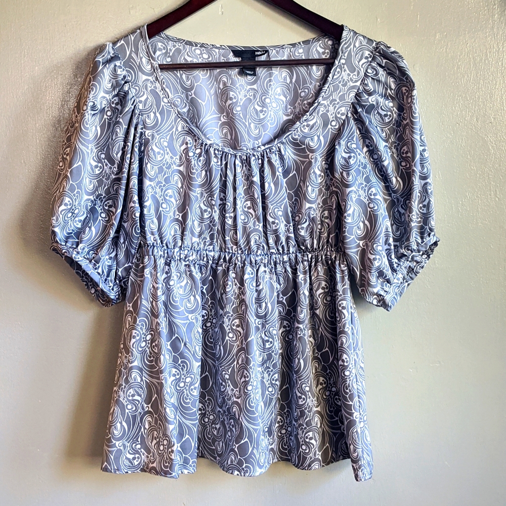 H&M Silky Balloon Sleeve Flowy T Size Medium/8